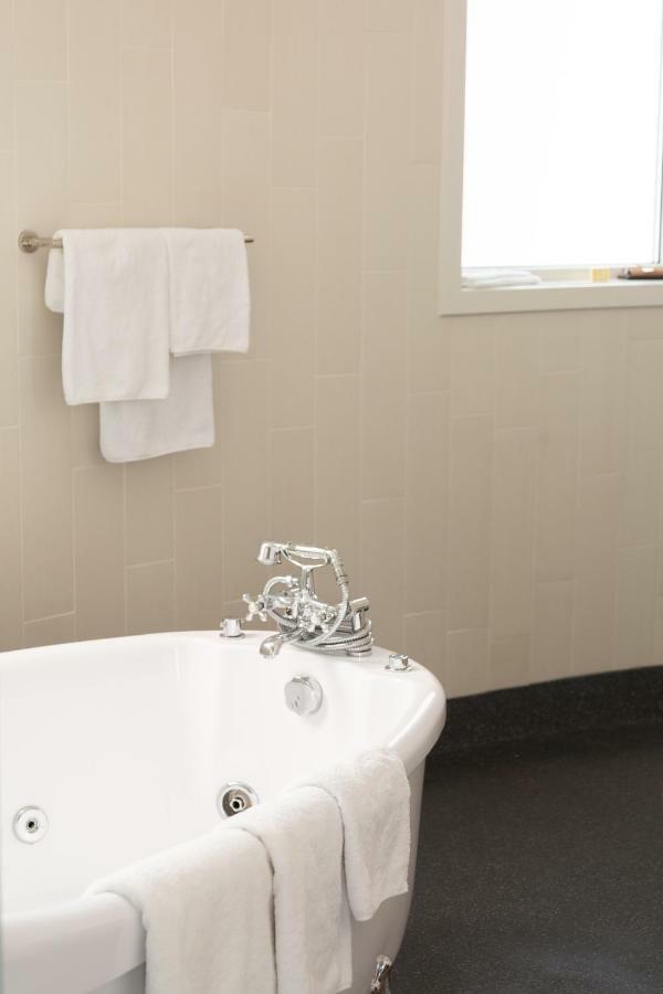 Watertorenhotel Nes Eksteriør billede